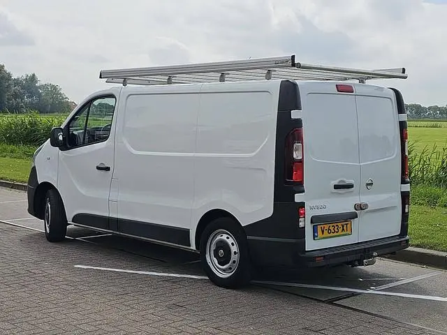 Nissan NV300