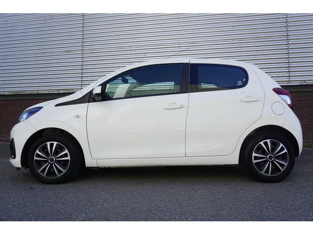 Peugeot 108 1.0 e-VTi Premium/Dealeronderhouden/1e Eigenaar/ All-Season banden.