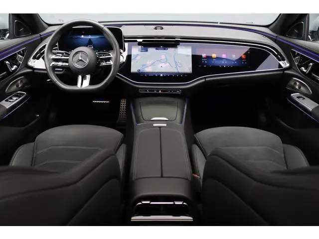 Mercedes-Benz E-klasse 220 d AMG Line | Hyperscreen | Distronic | Memory | Burmester | HUD | 3D-Disp...