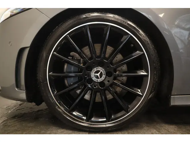 Mercedes-Benz A-klasse 220 Premium Plus AMG Cruise/Climate Panoramadak PDC