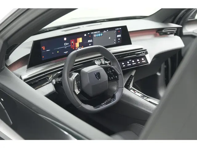 Peugeot 3008 1.2 Hybrid 145 GT | Pack Winter | Camera | Adaptieve Cruise Control | Elektrische Koffe...