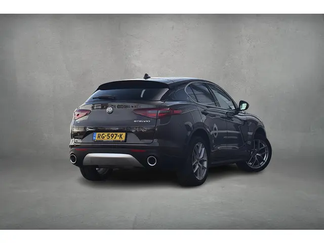 Alfa Romeo Stelvio 2.0 T AWD Super | 310 PK Stage 1 | Trekhaak | Leer | Stuur- en Stoelverw. | Memor...