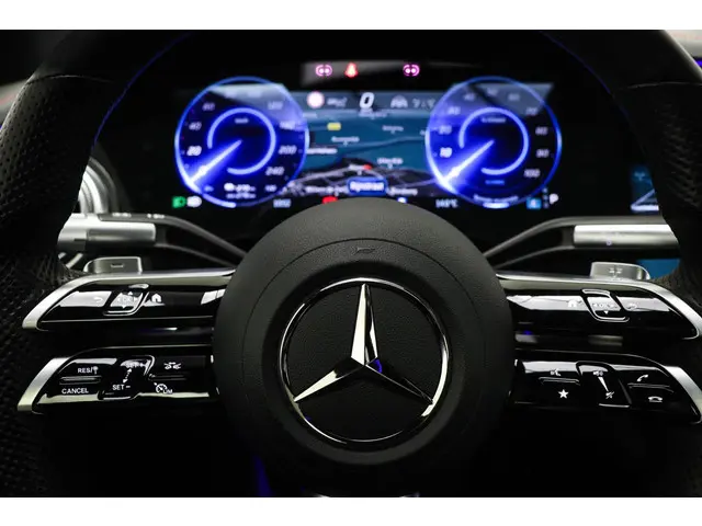 Mercedes-Benz EQS