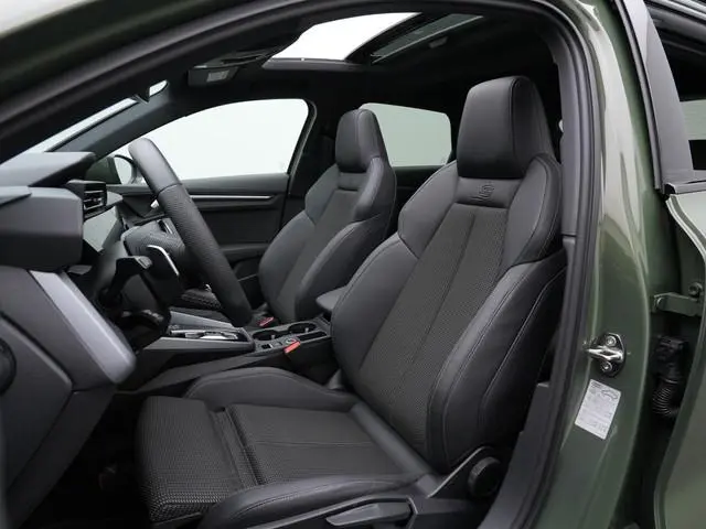Audi A3 Sportback 40 TFSI e 204 pk S edition / S-Line | Panoramadak | Achteruitrijcamera | Stoelverw...