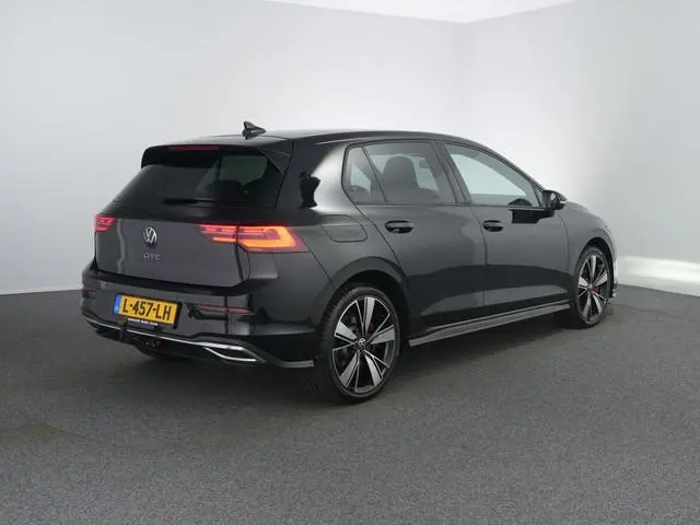 Volkswagen Golf 1.4 eHybrid GTE | HUD | IQ Matrix | Mistlampen | Winterpakket | Afneembare trekhaak...