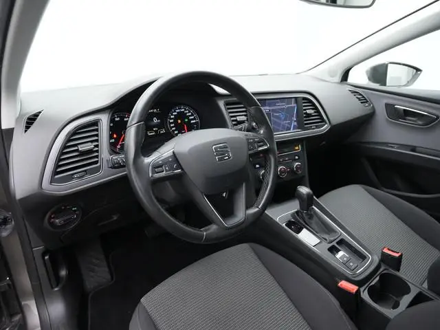 SEAT Leon 1.0 EcoTSI 115 pk DSG Style Business Intense | Navigatie | Parkeersensoren voor/achter