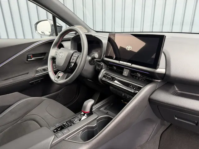 Toyota C-HR 2.0 Plug-in Hybrid 220 GR SPORT | Pano dak | Head-up | Rijklaar!!!