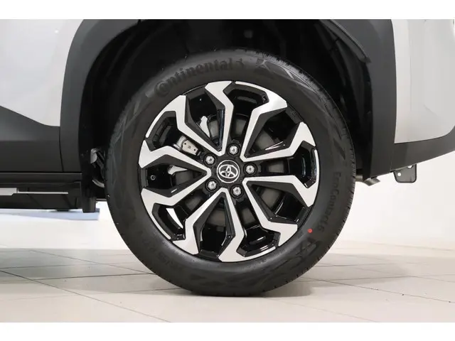 Toyota Yaris Cross 1.5 Hybrid 115 Dynamic, Comfort Pack, Nieuw en snel leverbaar met €2.000 inruilvo...