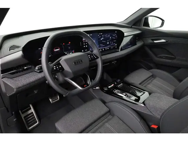 Audi Q6 e-tron S edition performance 100 kWh 225kW / 306 pk | Tech pro | Comfortpakket pro | S line...