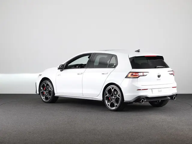 Volkswagen Golf GTI 2.0 195 kW / 265 pk TSI Hatchback 7 versn. DSG | Verlengde garantie | Panorama dak | Head up Display | Harman Kardon |