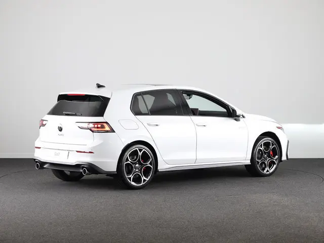 Volkswagen Golf GTI 2.0 195 kW / 265 pk TSI Hatchback 7 versn. DSG | Verlengde garantie | Panorama dak | Head up Display | Harman Kardon |