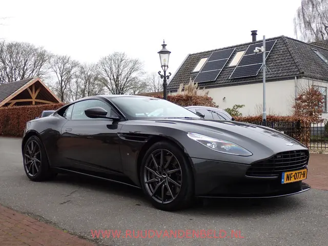 Aston Martin DB11
