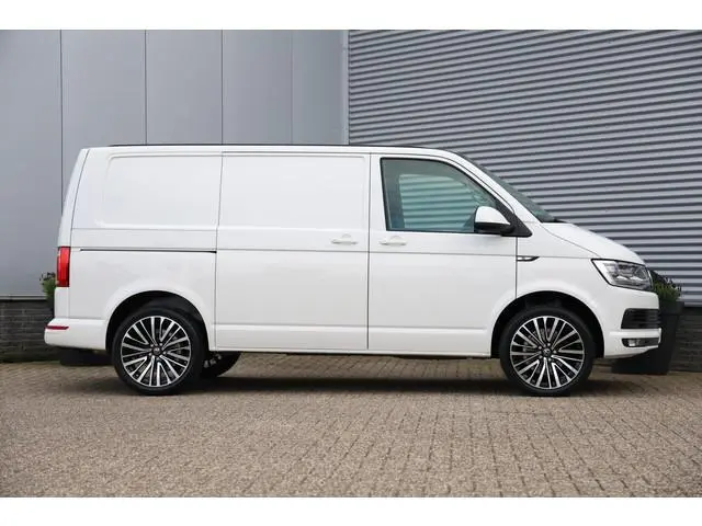 Volkswagen Transporter 2.0 TSI L1H1 Highline Benzine Led|Stoelvw|Trekh|Verwarmde voorruit