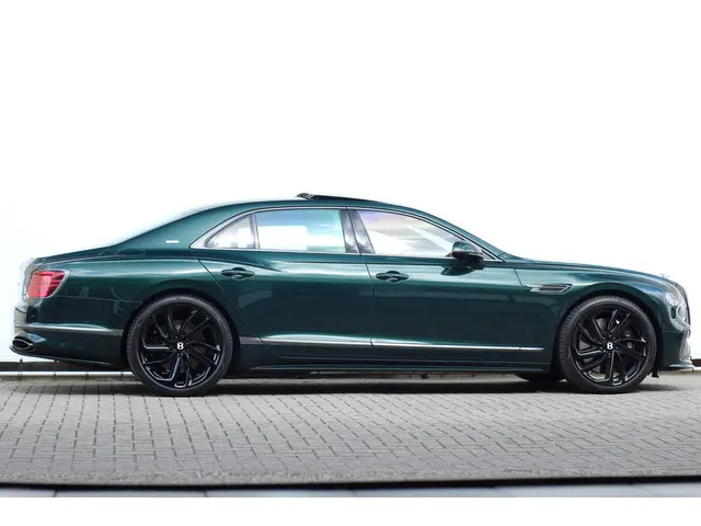 Bentley Flying Spur 4.0 V8 Hybrid Speed | Touring | Rotating | Naim | Panoramadak