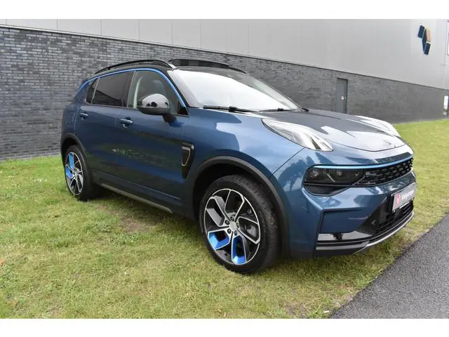 Lynk & Co 01