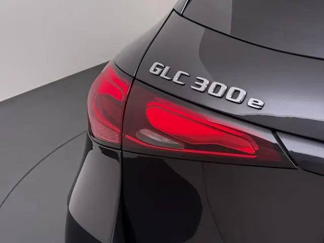 Mercedes-Benz GLC-klasse 300 e 4MATIC AMG Line | Luchtvering Achterasbesturing Trekhaak Burmester HU...