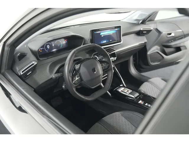 Peugeot 208 Hybrid 100 e-DCS6 Allure | Camera | Navigatie | Apple Carplay | Parkeersensoren