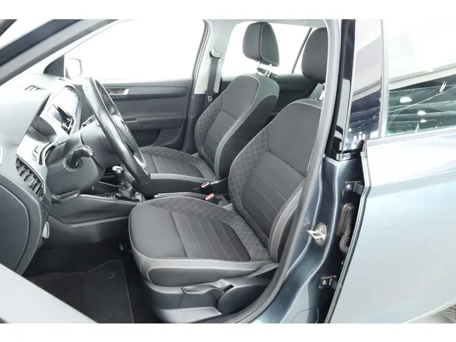 ŠKODA Fabia Combi 1.0 TSI Business Edition | Apple CarPlay & Android Auto | Stoelverw. | Airco | All...