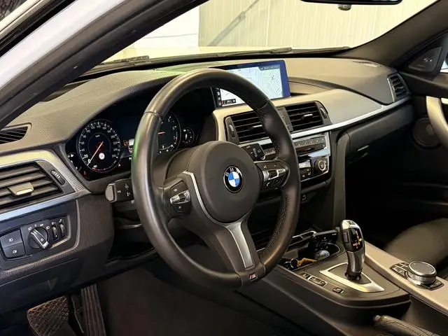 BMW 3-serie Touring 320i M Sport Edition | Pano | Harman / Kardon | Leder | Head-Up | Achteruitrijca...