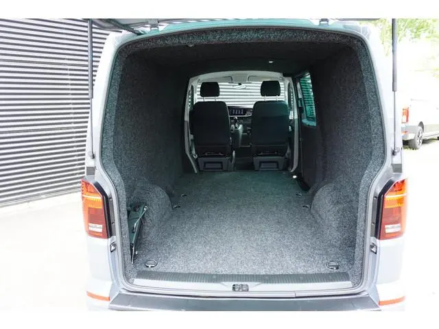 Volkswagen Transporter 150pk Automaat L2H1 Bulli Digitaal Dashboard Trekhaak Leder LED Apple Carplay...