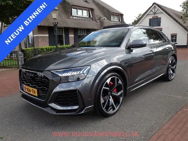 Audi RSQ8