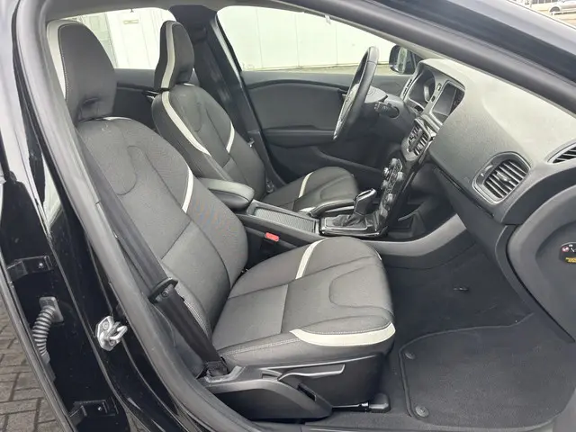 Volvo V40 1.5 T3 Dynamic Edition Navi Led Cruise Stoelverwarming