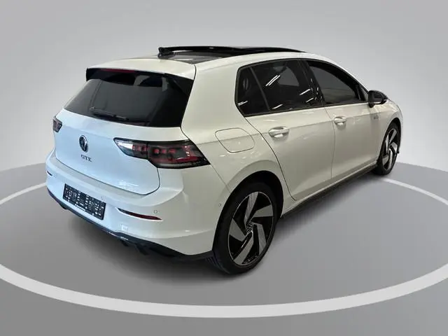 Volkswagen Golf 1.5 272pk DSG eHybrid GTE · Panoramadak · Wegklapbare Trekhaak · Stoel ventilatie ·...