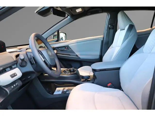 Toyota C-HR+