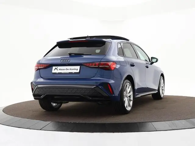 Audi A3 Sportback 40 TFSIe S-Tronic 204 pk S Edition · Panoramadak · Camera · HUD Head-up display ·...