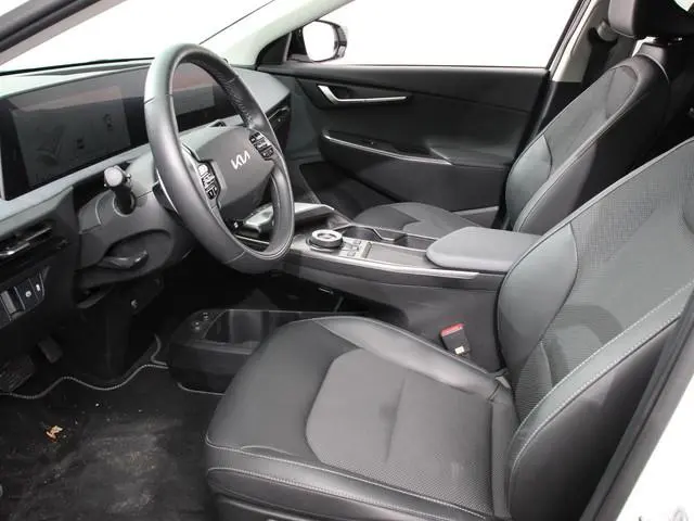 Kia EV6 Light Edition Automaat 58 kWh Navigatie Apple Carplay Android Auto Camera Parkeersensoren ac...