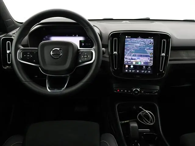 Volvo C40 RECHARGE ULTIMATE 69 kWh + 20 INCH | PANORAMA | 360 CAMERA | HARMAN/KARDON | ADAPTIVE CRUI...