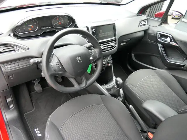 Peugeot 208 1.2 PureTech Blue Lion | Apple carplay/Android auto | DAB | Cruise controle