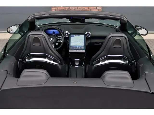 Mercedes-Benz SL-klasse Roadster AMG 43 Premium Aut9 | 381pk | Performance-stoelen | Burmester | Stoelventilatie | Airscarf | Verwarmd Stuurwiel | Digital Light | Surround Camera | HUD | Contourstoelen |