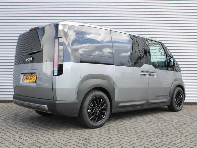 Kia PV5 Passenger Plus 71.2 kWh | Stuur-/stoelverwarming v+a | Camera | Cruise adapt. | Draadloze te...
