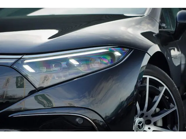 Mercedes-Benz EQS