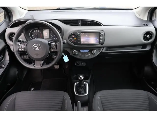 Toyota Yaris 1.0 VVT-i Aspiration 1e Eigenaar | NAP | BTW | volledig Onderh | Navi | Camera | Climat...