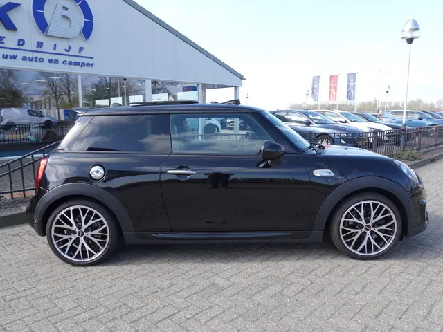 MINI Mini 2.0 Cooper S AUTOMAAT Knightsbridge LEER | PANO | HUD | HK-AUDIO