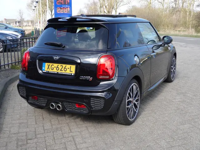 MINI Mini 2.0 Cooper S AUTOMAAT Knightsbridge LEER | PANO | HUD | HK-AUDIO
