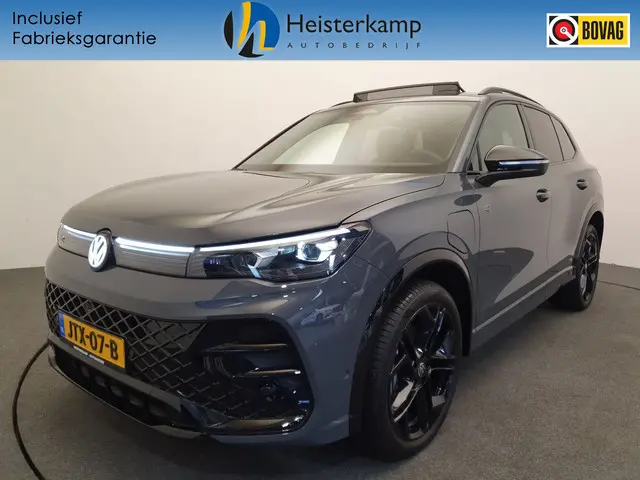 Volkswagen Tiguan 1.5 eHybrid 272pk DSG/AUT R-Line Wegklapbare trekhaak, Panoramadak, Harman/Kardon,...