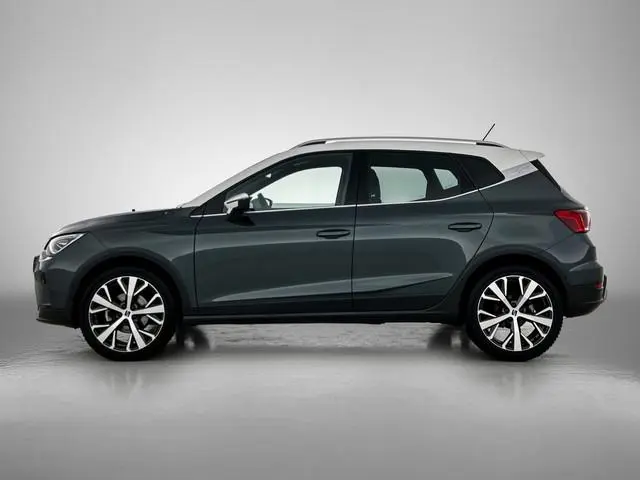 SEAT Arona 1.0 TSI Xperience 111PK Automaat / Stoelverwarming / Airco-ecc. / 1/2 leder / Lmv.18" / N...