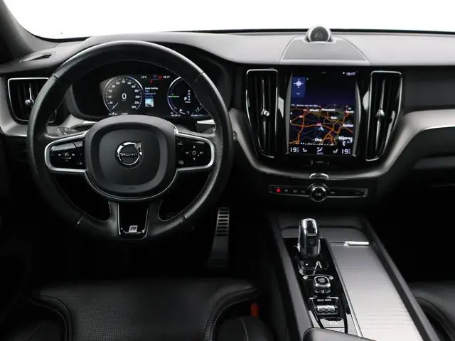 Volvo XC60 2.0 T8 T.E. 390 PK AWD R-DESIGN + BOWERS & WILKINS | 22 INCH | TREKHAAK | 360 CAMERA | PA...