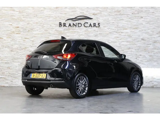 Mazda 2 1.5 Skyactiv-G Luxury | Camera | LED | NAP | Dealer onderhouden | Nwe APK |