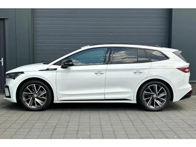 ŠKODA Enyaq iV 60 Sportline PANO LED KEYLESS 20"