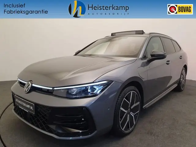 Volkswagen Passat Variant 1.5 eHybrid 272pk DSG/AUT R-Line Wegklapbare trekhaak, Harman/Kardon, Lede...