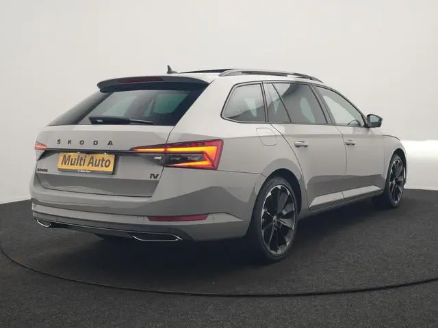ŠKODA Superb Combi 1.4 TSI iV Sportline Business PHEV 218pk Dealer O.H. | Trekhaak Af Fabriek | Pano...