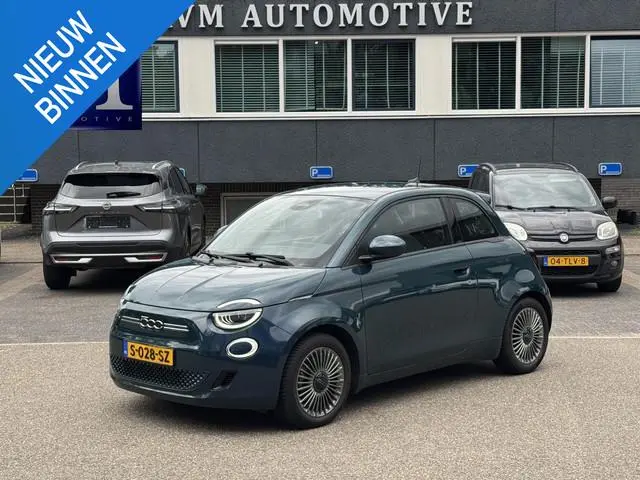 Fiat 500 RED 42 kWh VAN: 16.900,- VOOR: 14.877,- UW WKVOORDEEL: 2.023,- | SOH 92% | NAVIGATIE | AIRC...