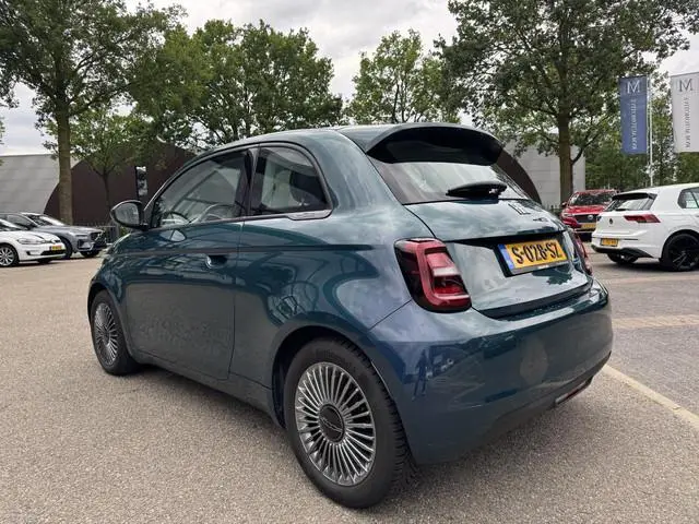 Fiat 500 RED 42 kWh VAN: 16.900,- VOOR: 14.877,- UW WKVOORDEEL: 2.023,- | SOH 92% | NAVIGATIE | AIRC...