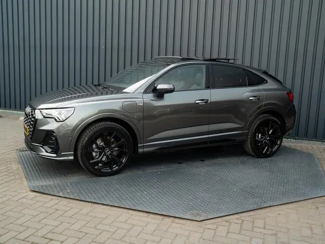 Audi Q3 Sportback 45 TFSI e S-Line | Pano | Trekhaak wegkl. | Memory Seats | Sonos | 360 Camera | 20...