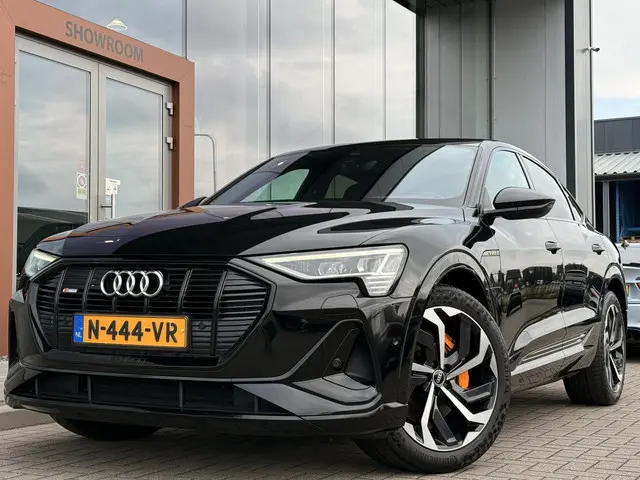 Audi e-tron Sportback 55 quattro S edition 95 kWh | S-Line | Achteruitcamera | Stoelverwarming |