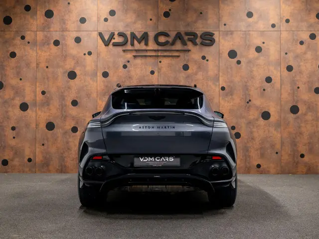 Aston Martin DBX
